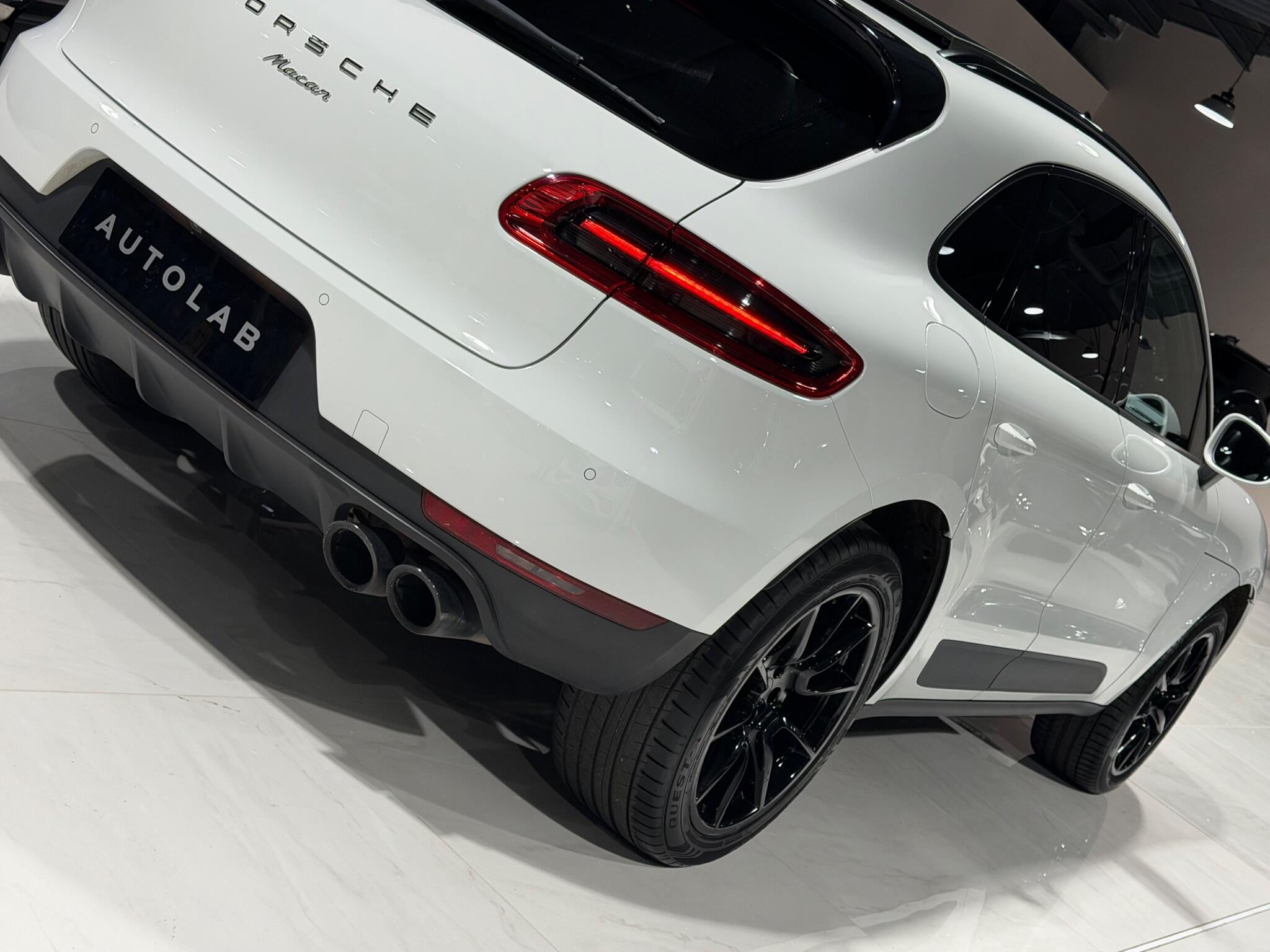 Porsche Macan 2.0T SUV 5dr Petrol PDK 4WD Euro 6 (s/s) (252 ps)